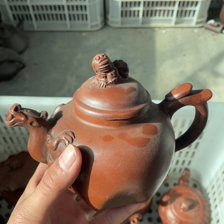 老厂紫砂壶一件。