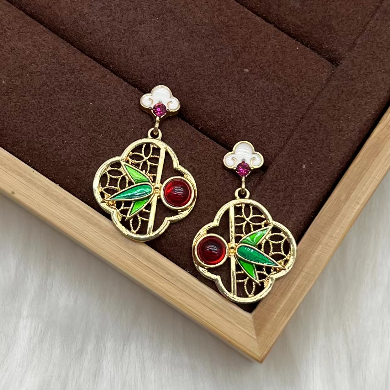 合金亚克力耳饰 远远（YY598） 时尚百搭气质耳钉国风精致彩色