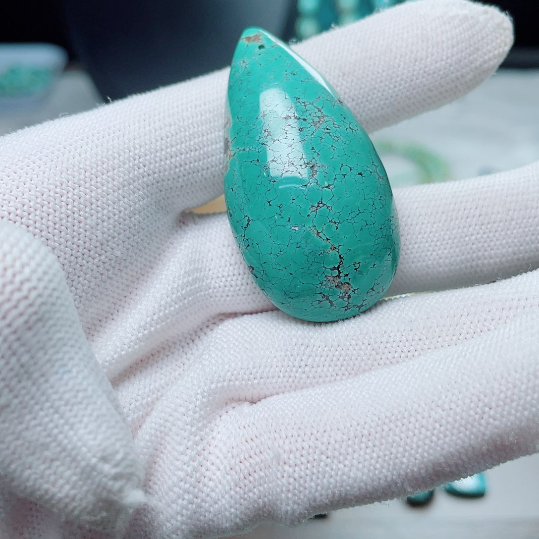 华***子未镶嵌绿松石珠宝奇石