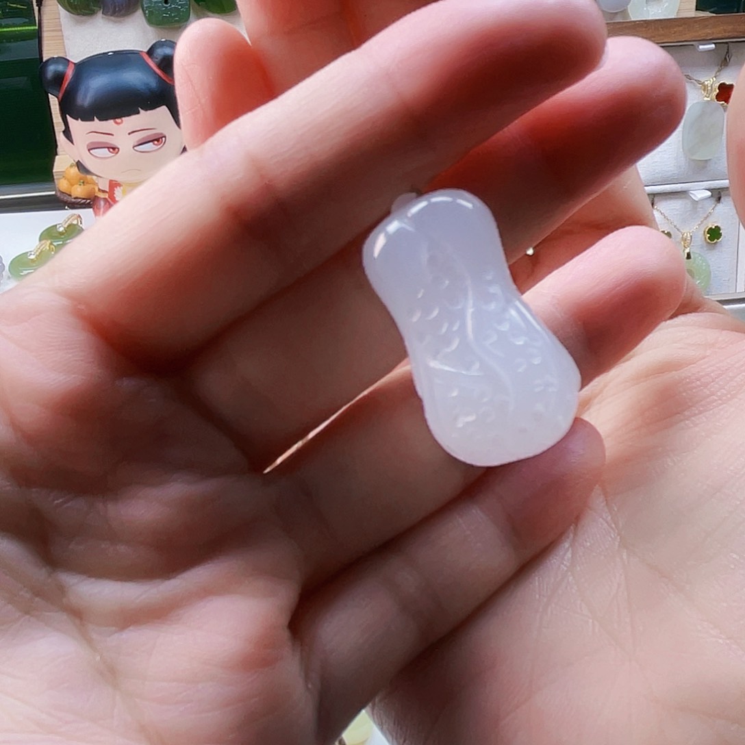 和田玉未镶嵌吊坠(不含链)婴****@