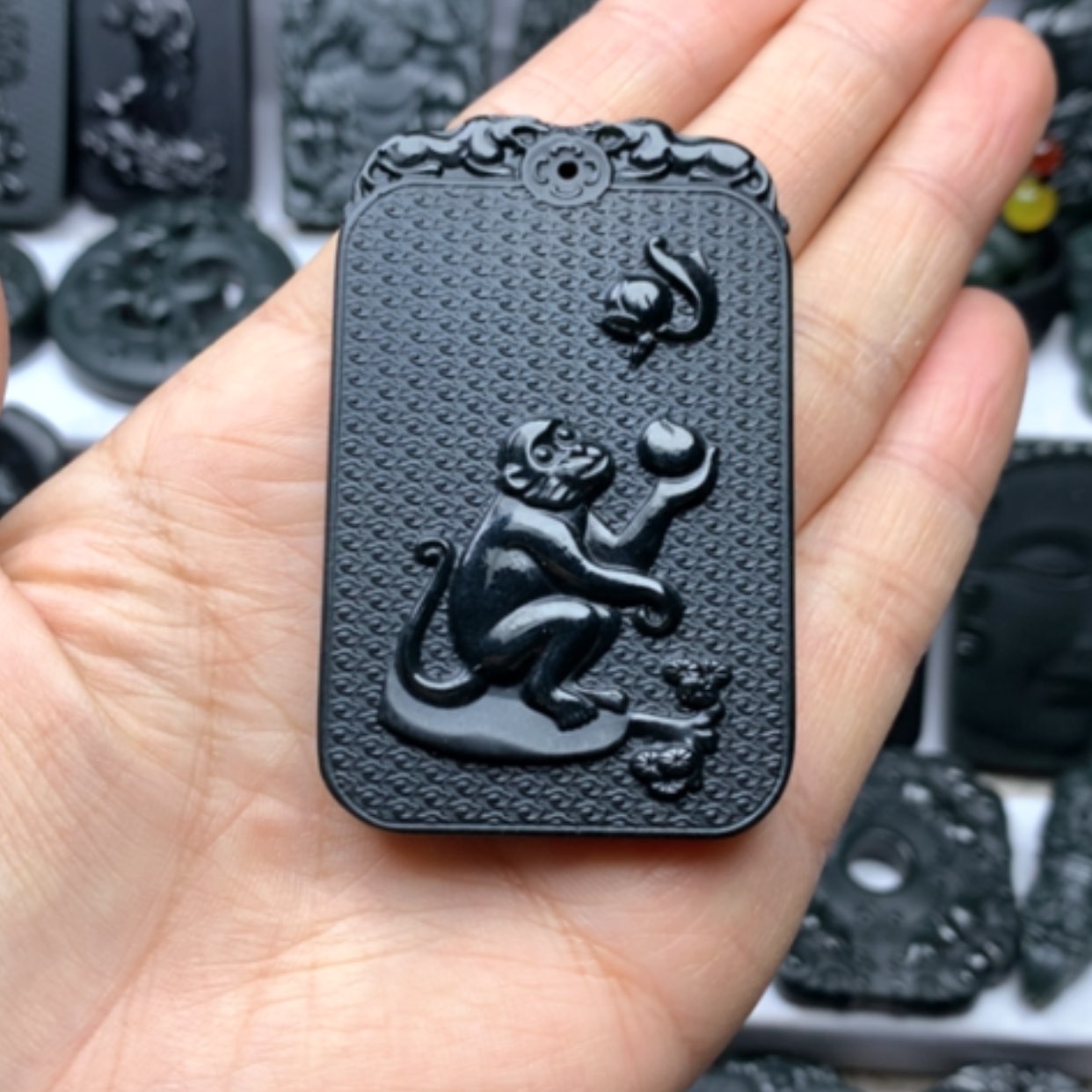 【闪购商品】和田玉颈饰未镶嵌双面雕刻