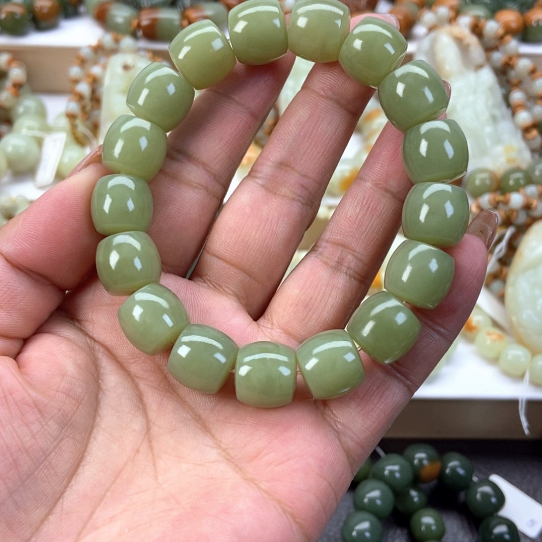 透闪石质玉手串未镶嵌