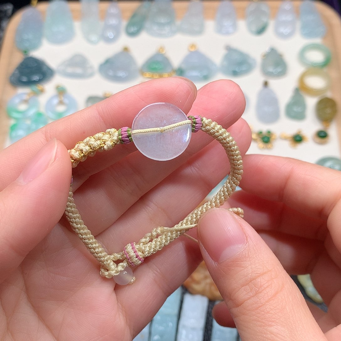 翡翠颈饰未镶嵌手串