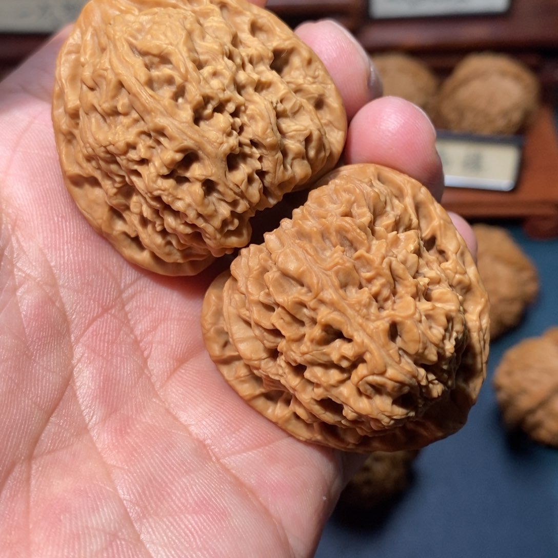 文玩核桃把件涿鹿南疆石全品