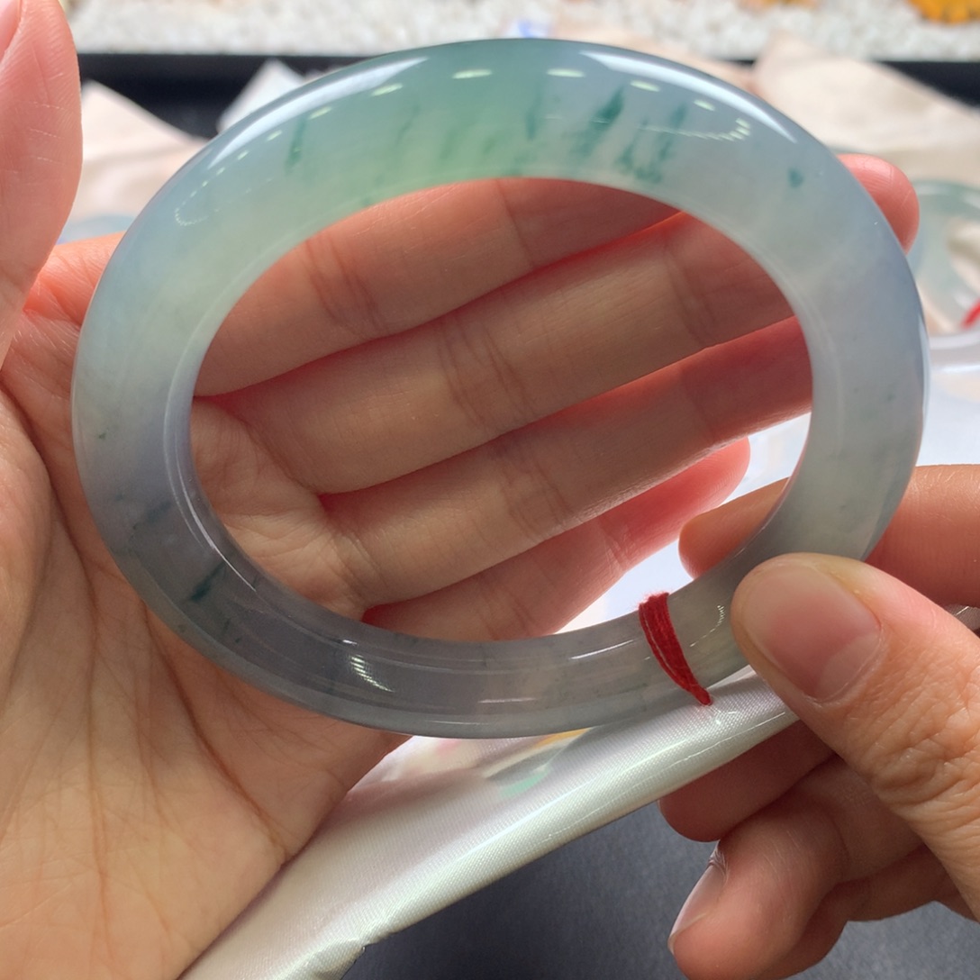 翡翠未镶嵌手镯大圈美镯