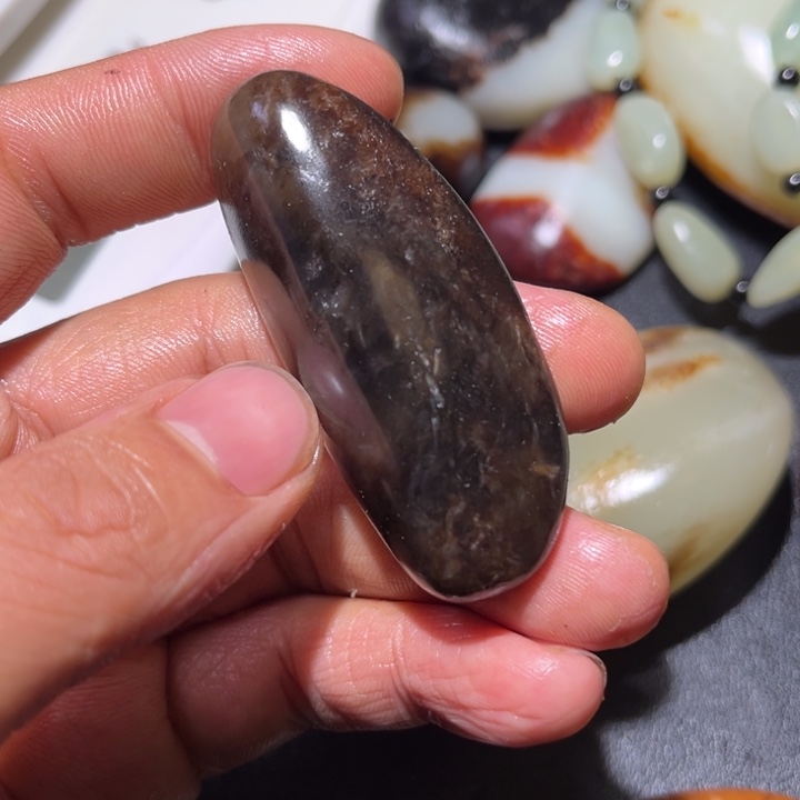 和田玉未镶嵌珠宝奇石