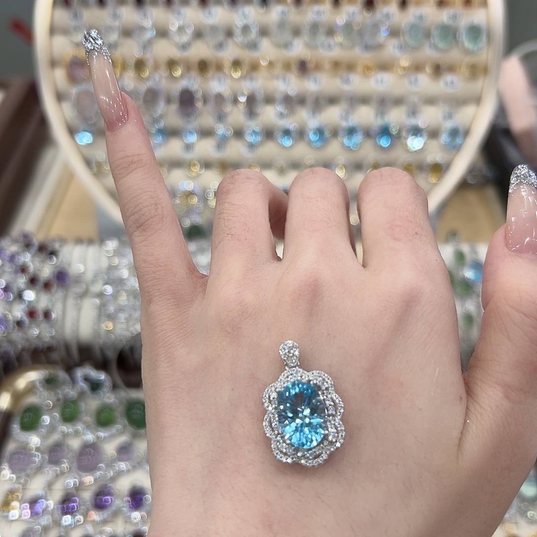 少***我吊坠(赠链)托帕石银S925镶嵌