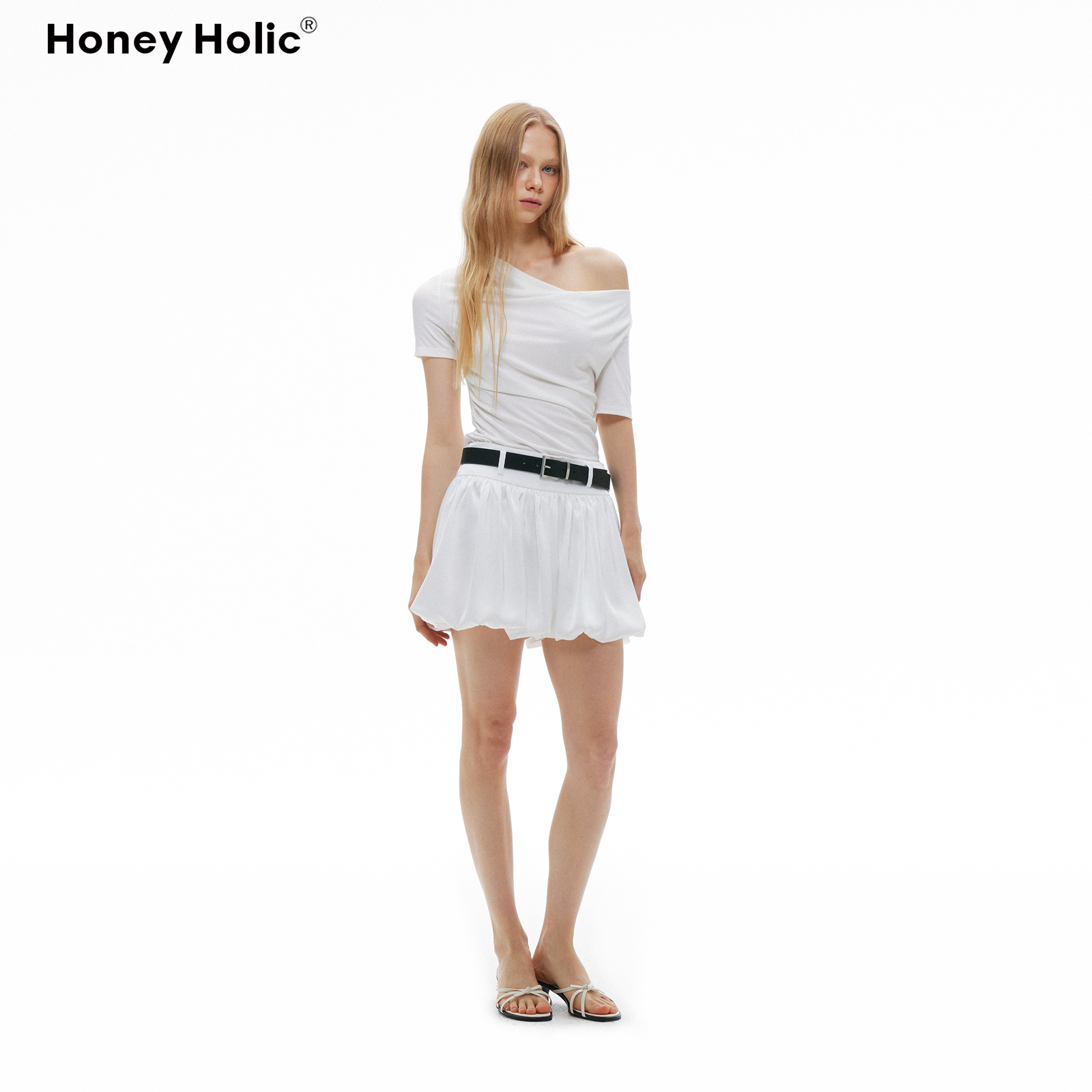 Honey Holic 莫代尔不对称褶皱3种穿法修身袖荡领T恤白色