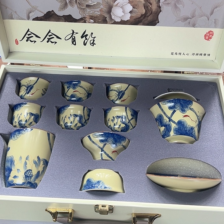 孤品茶具套装等。         