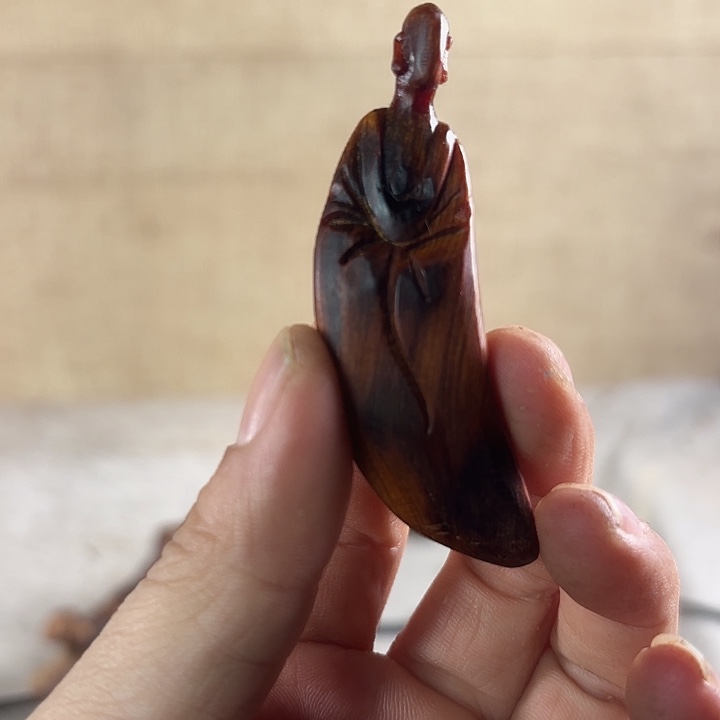笑***开崖柏崖柏雕刻黑油