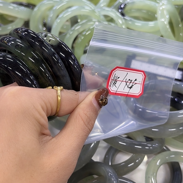 ∵***然蛇纹石玉未镶嵌岫玉手镯