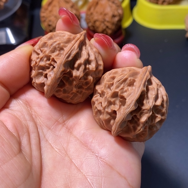 桃核把件龙鳞全品34尺微磕尖