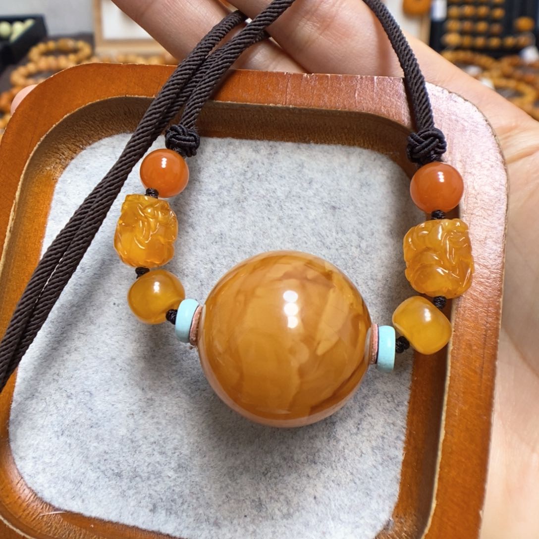 蜜蜡颈饰未镶嵌ℳ****?蜜蜡