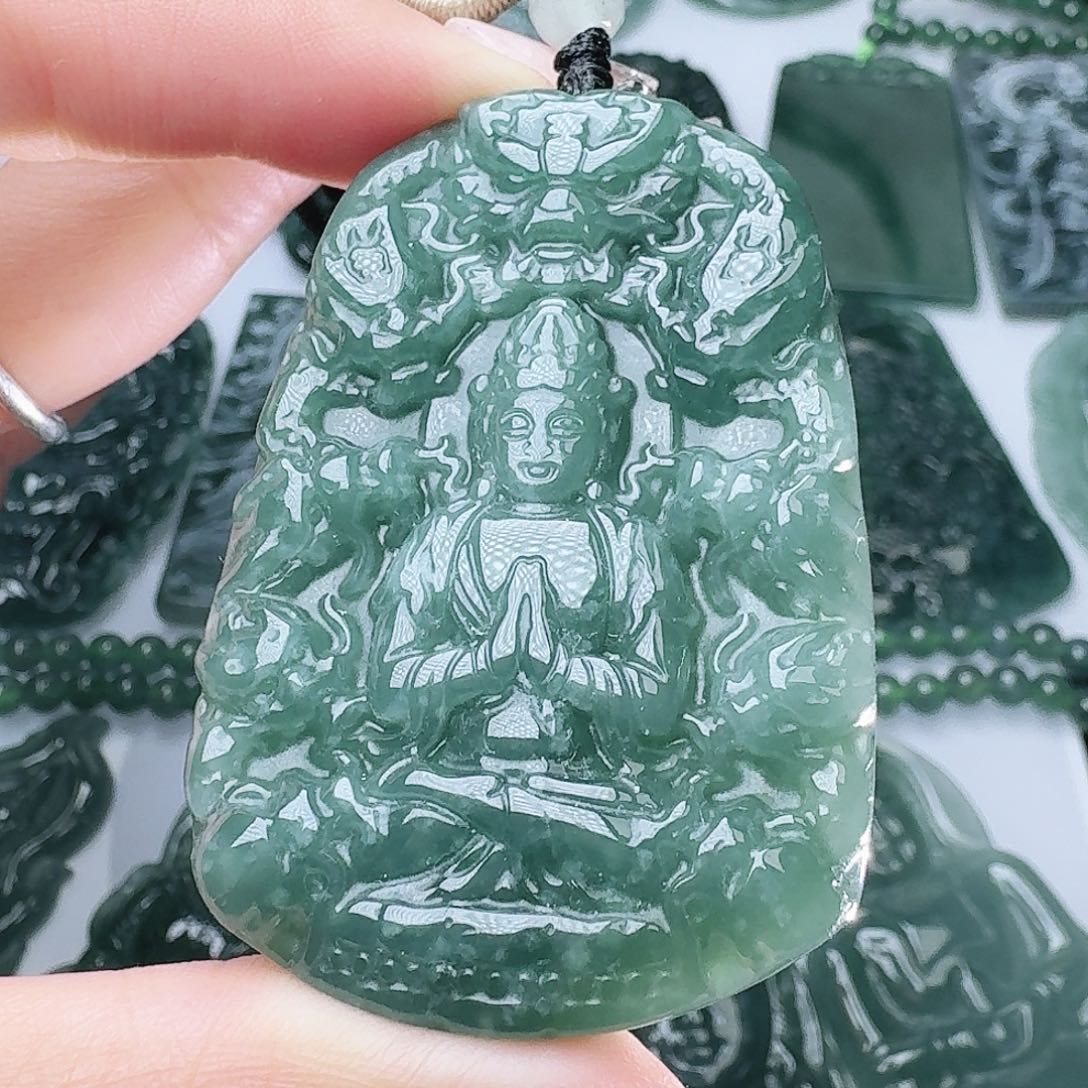 翡翠未镶嵌颈饰11