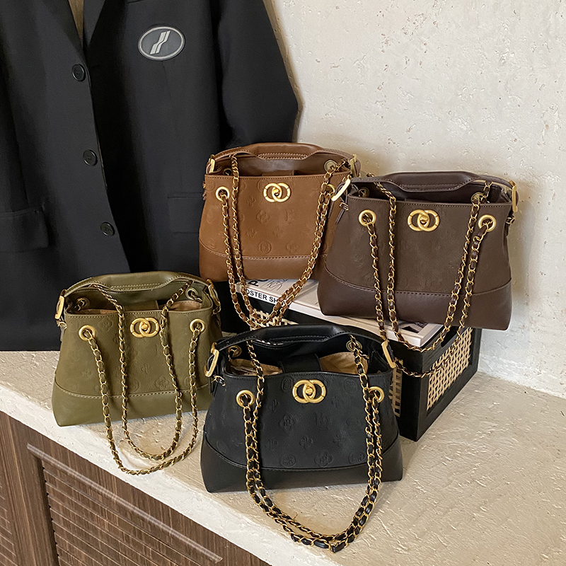 2025秋冬新款复古风防刮斜挎包链条包女士双根斜挎单肩包包轻奢