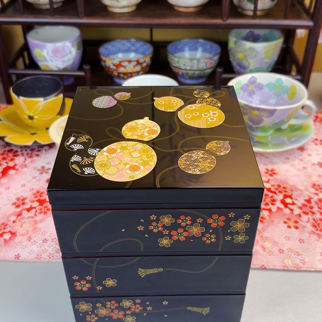 他家茶具瓷器真美