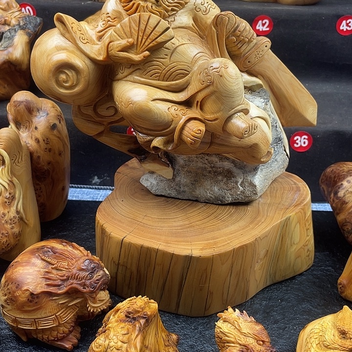 柏木（崖柏）钟馗摆件