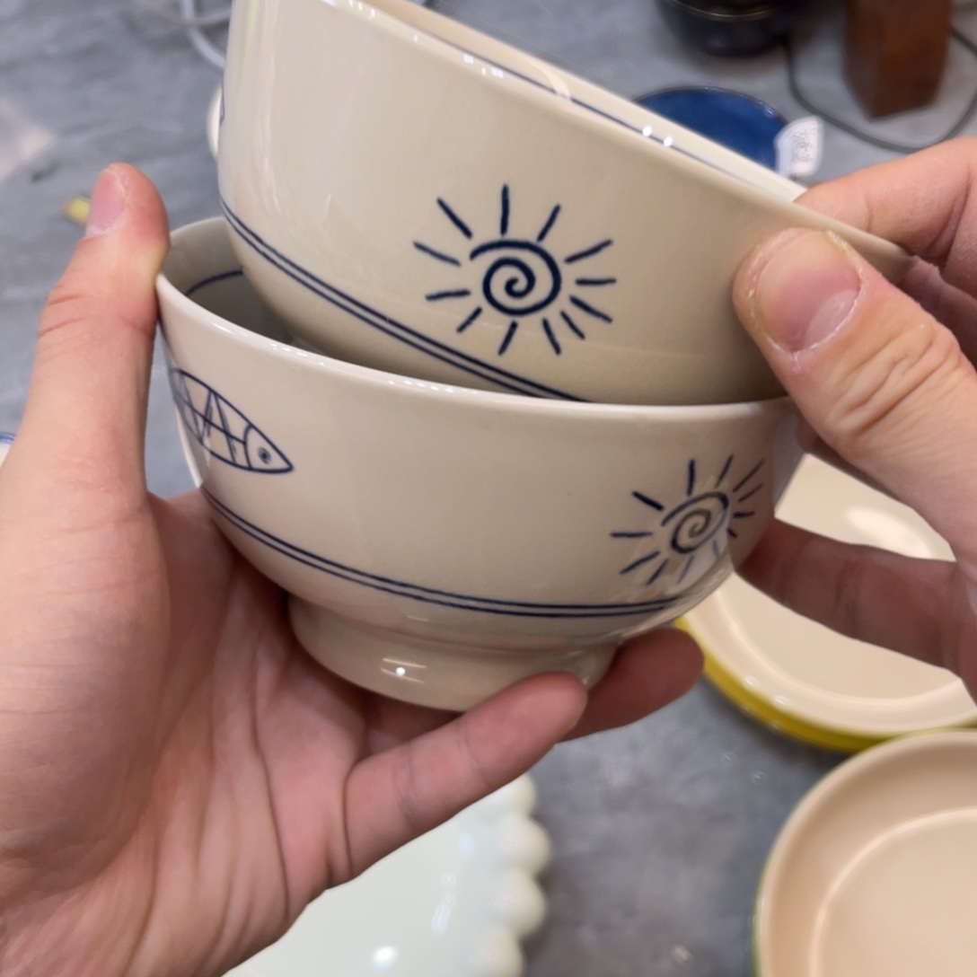 陶瓷微瑕餐具介意勿拍，满18飞！