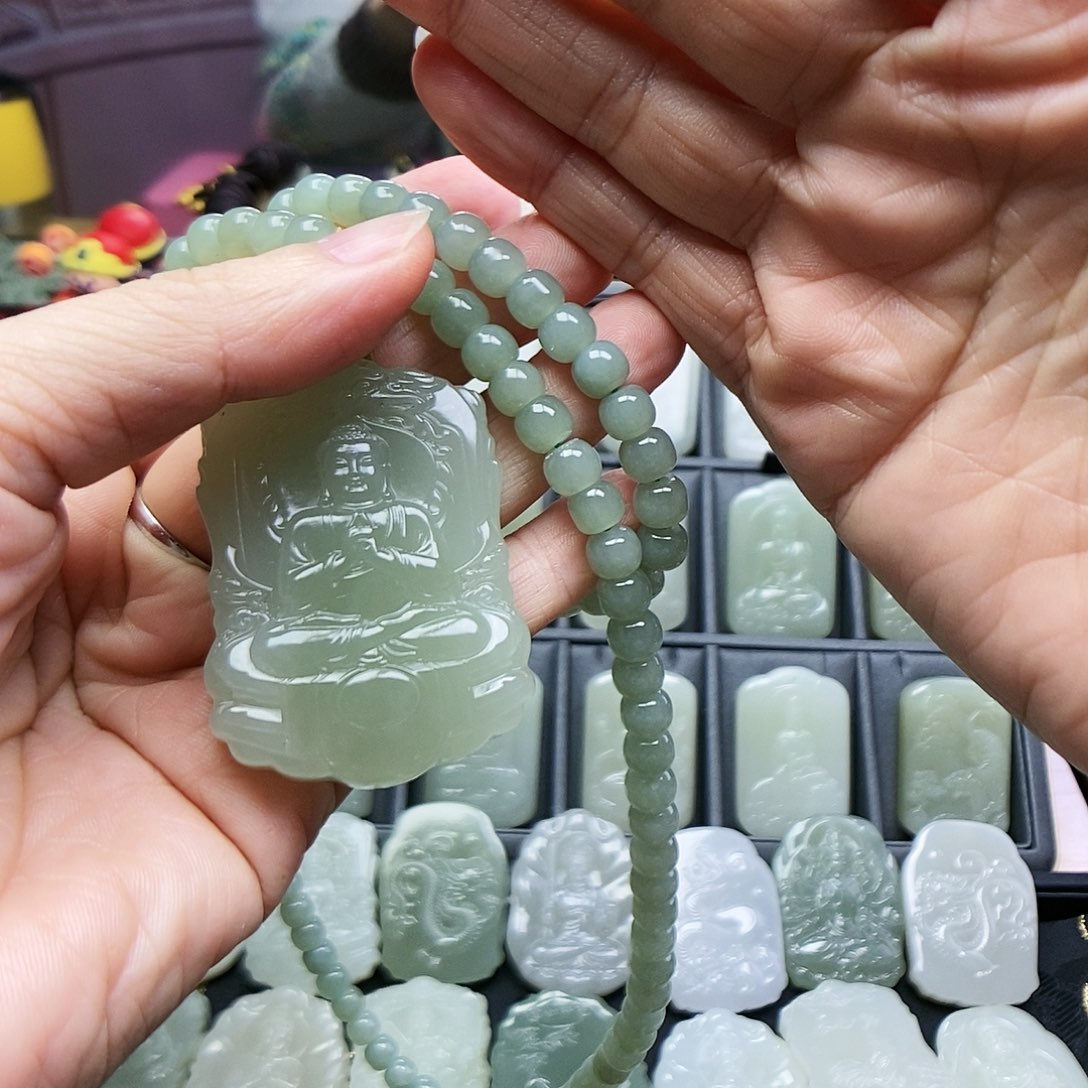 和田玉颈饰未镶嵌小***子