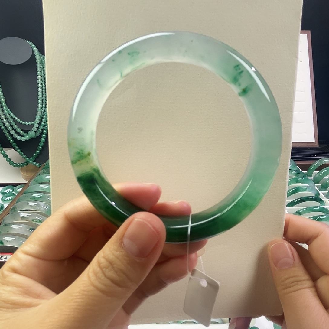 石英质玉未镶嵌手镯56