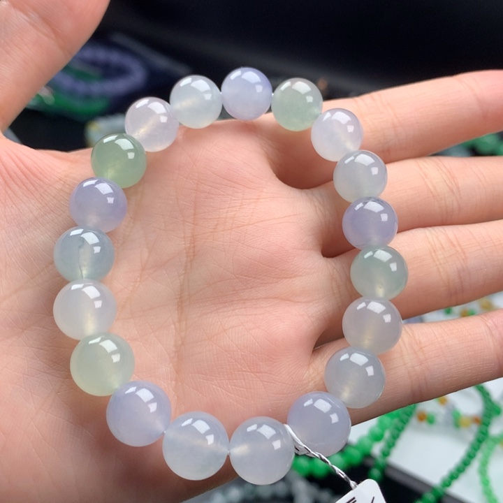 翡翠手镯未镶嵌翡翠