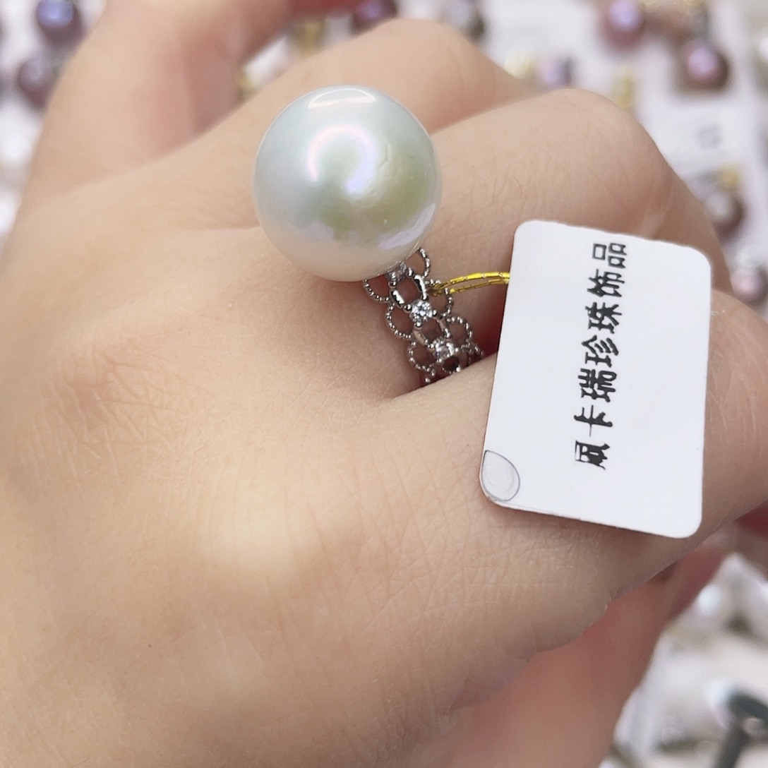 淡水珍珠吊坠(赠链)未镶嵌