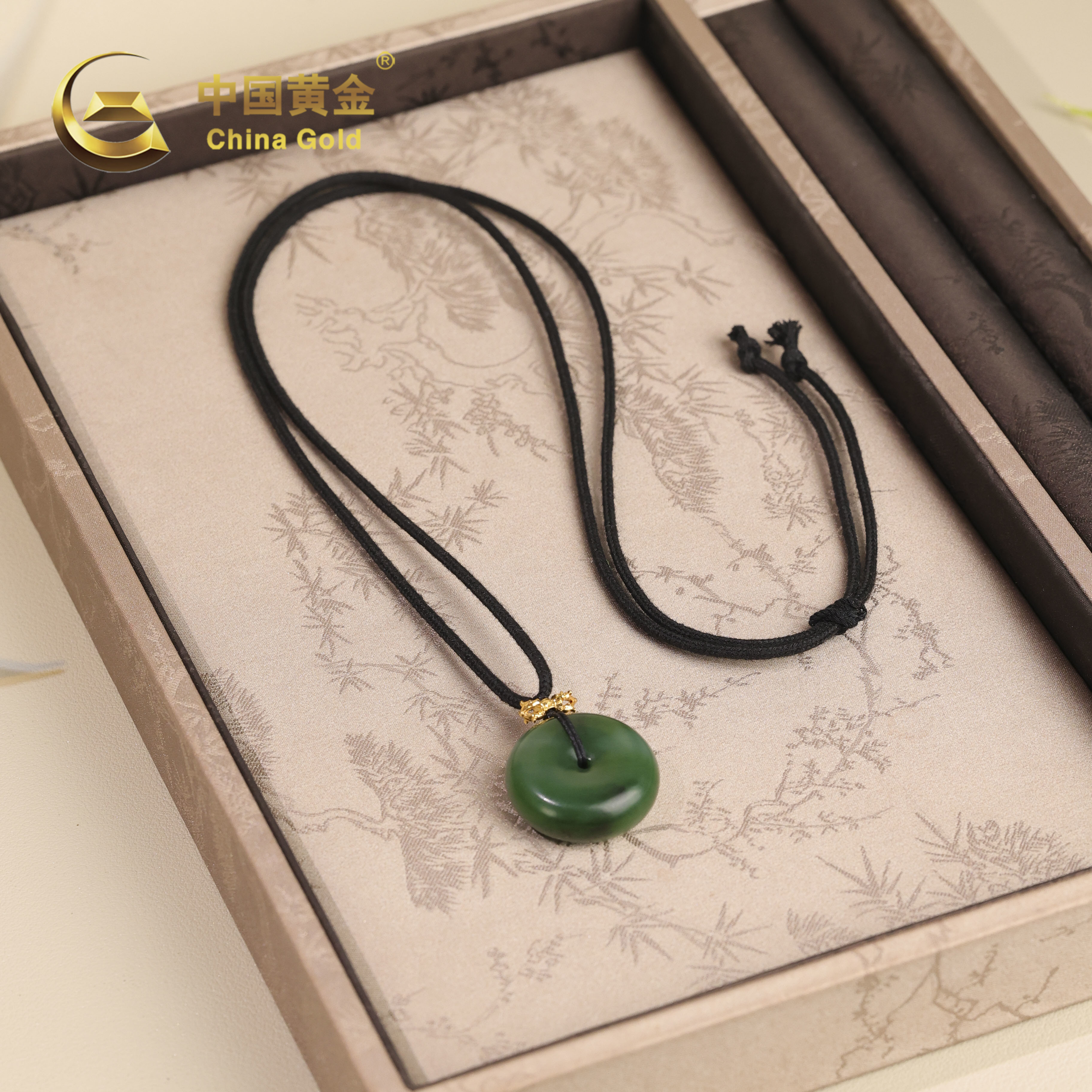 【中国黄金】汇弘 | 和田玉*吊坠*18k金镶嵌-X3498-格
