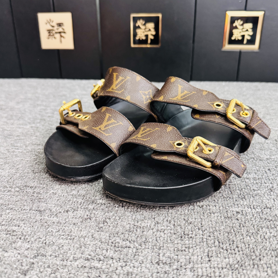 95新 LouisVuitton/路易威登 老花满印凉鞋35码ysc3176