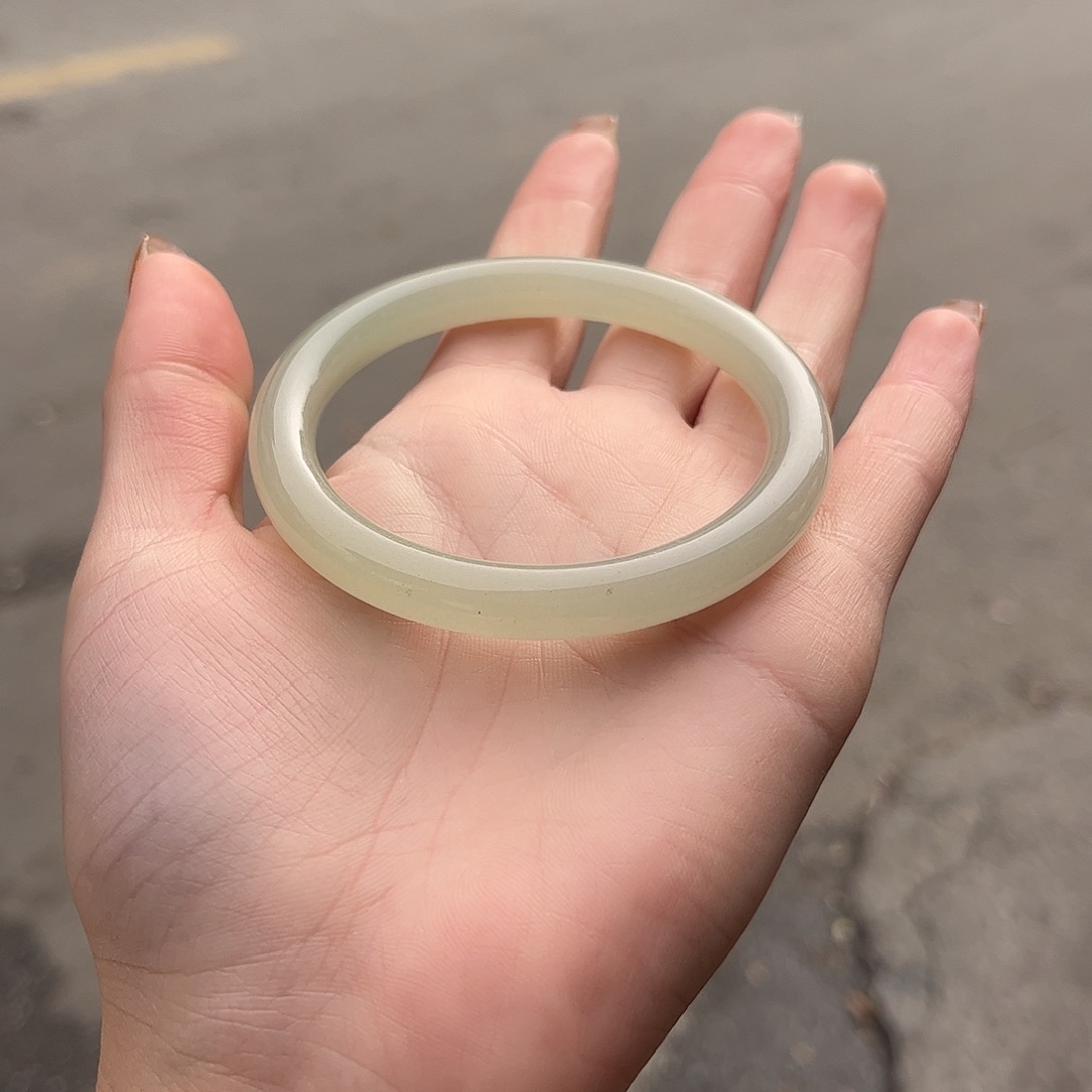 东陵石手镯未镶嵌奔***鹿