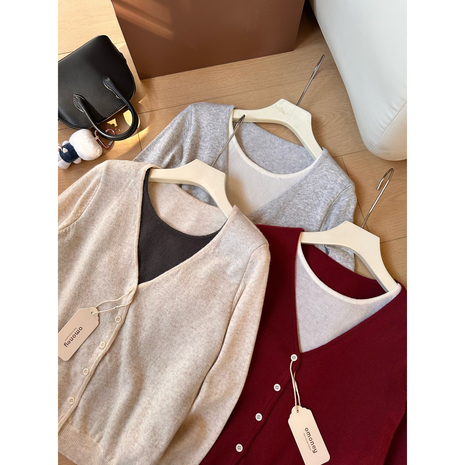 A33假两件V领长袖针织衫女秋冬季撞色叠穿内搭显瘦短款打底衫毛衣