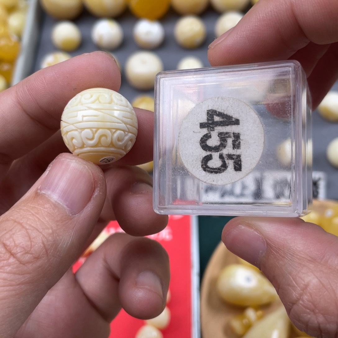 蜜蜡珠宝奇石未镶嵌