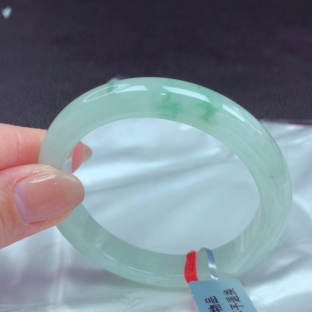 翡翠手镯未镶嵌手镯88