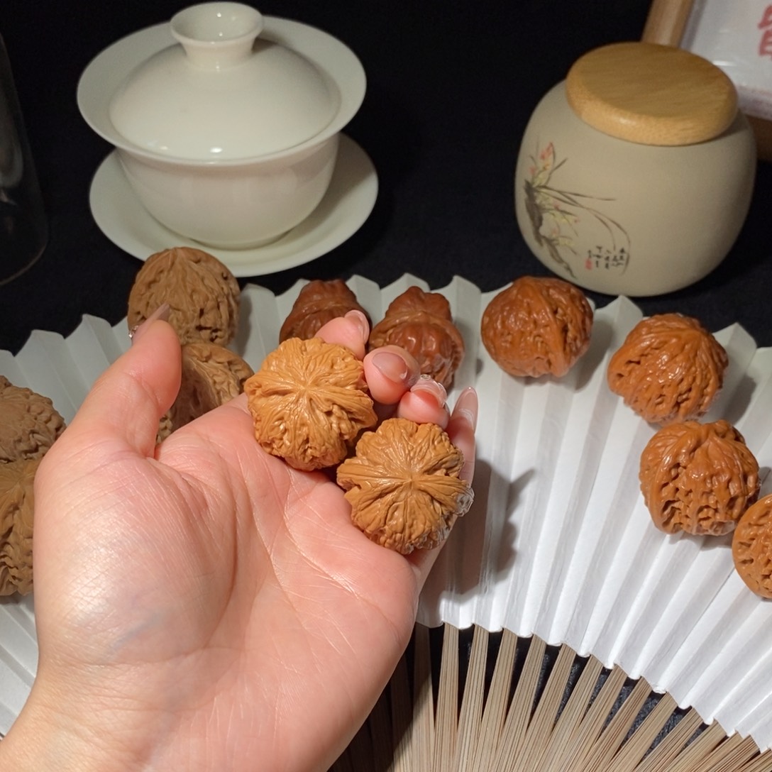 文玩核桃吊坠?**子粗筋35