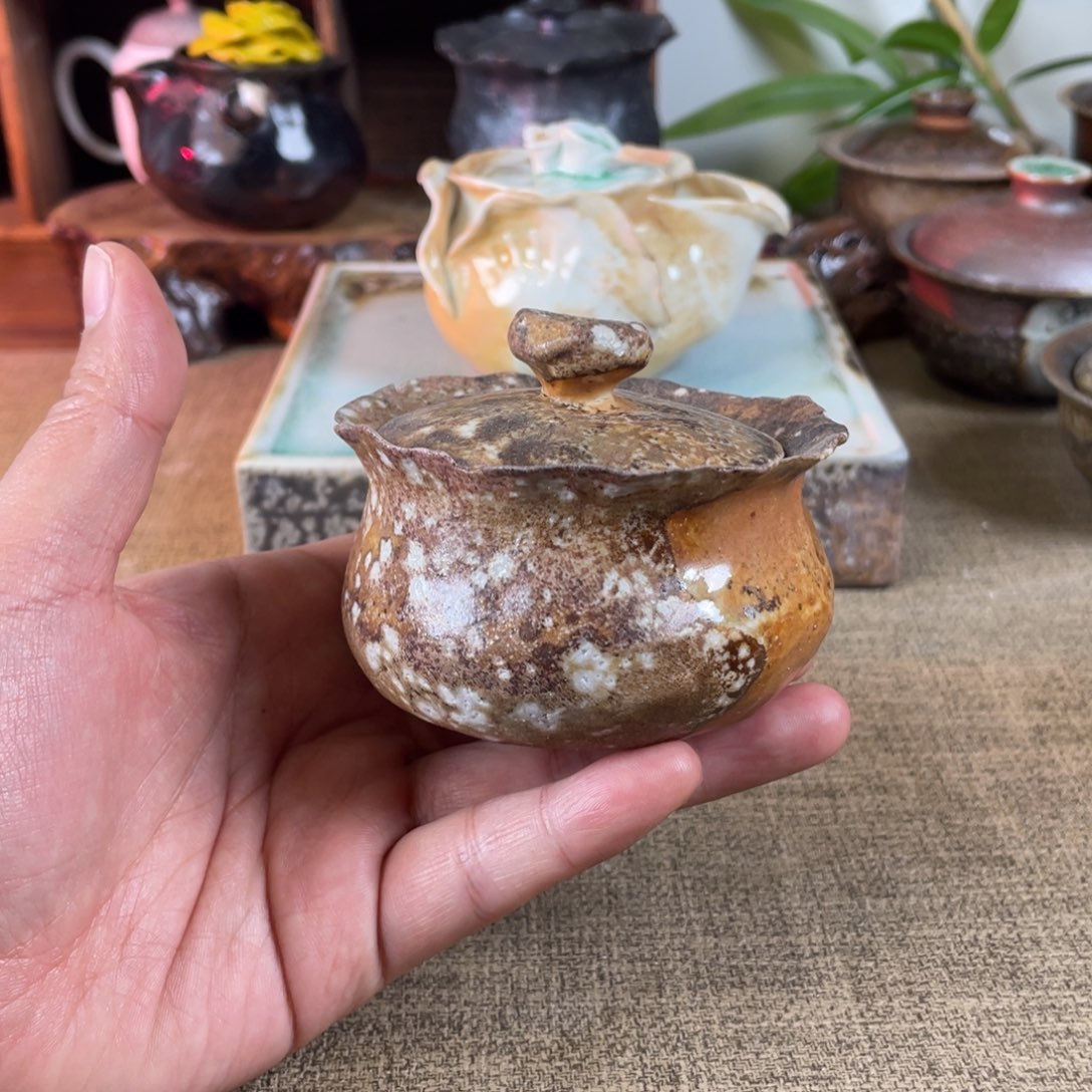 柴烧。 白珍珠。 柴烧。  盖碗