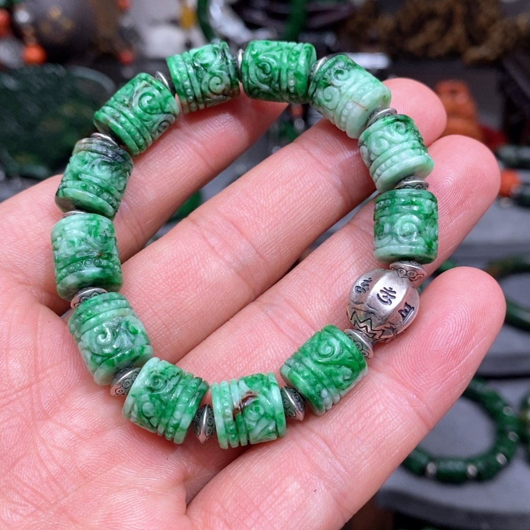 翡翠手链未镶嵌漂亮美眉