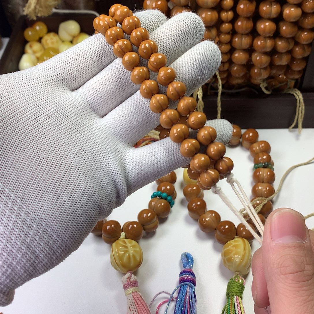 瑜***.桃核吊坠深沟小屁桃2条