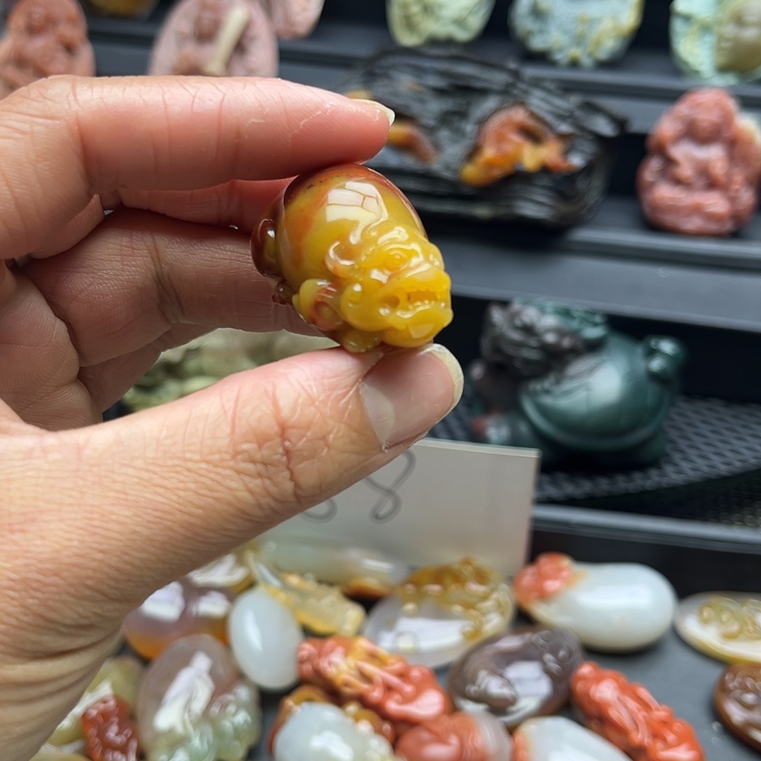 玛瑙/玉髓颈饰未镶嵌峰****店