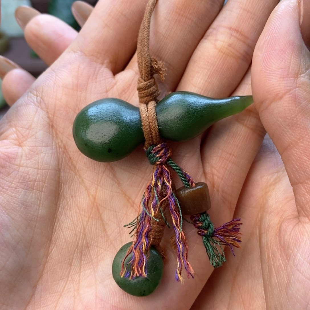 和田玉（碧玉）颈饰未镶嵌