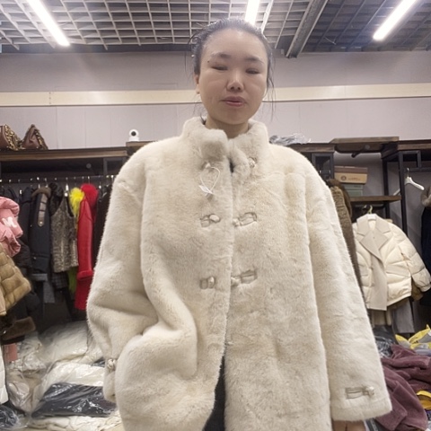 好看好看一点衣服