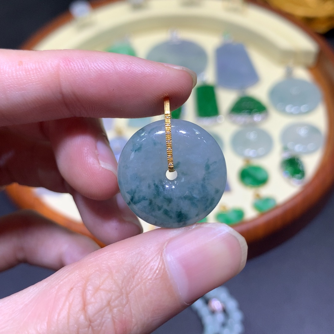 翡翠18K金镶嵌吊坠(不含链)