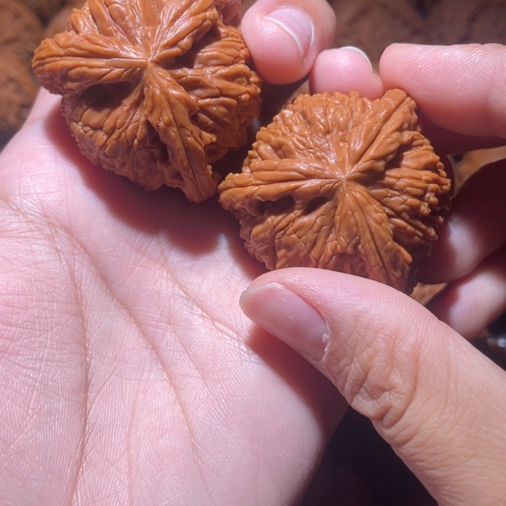 简***.桃核吊坠小妹三棱
