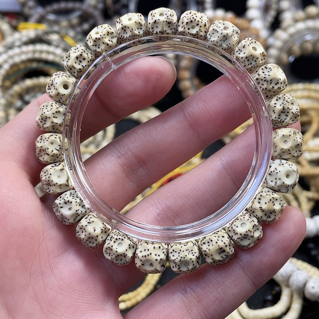 吊坠星月菩提原生态无相微微氧化