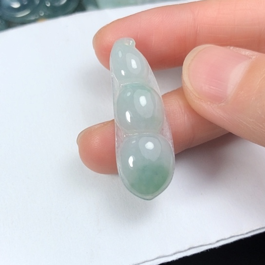 翡翠未镶嵌颈饰缅甸A货，每天下午1点半开播