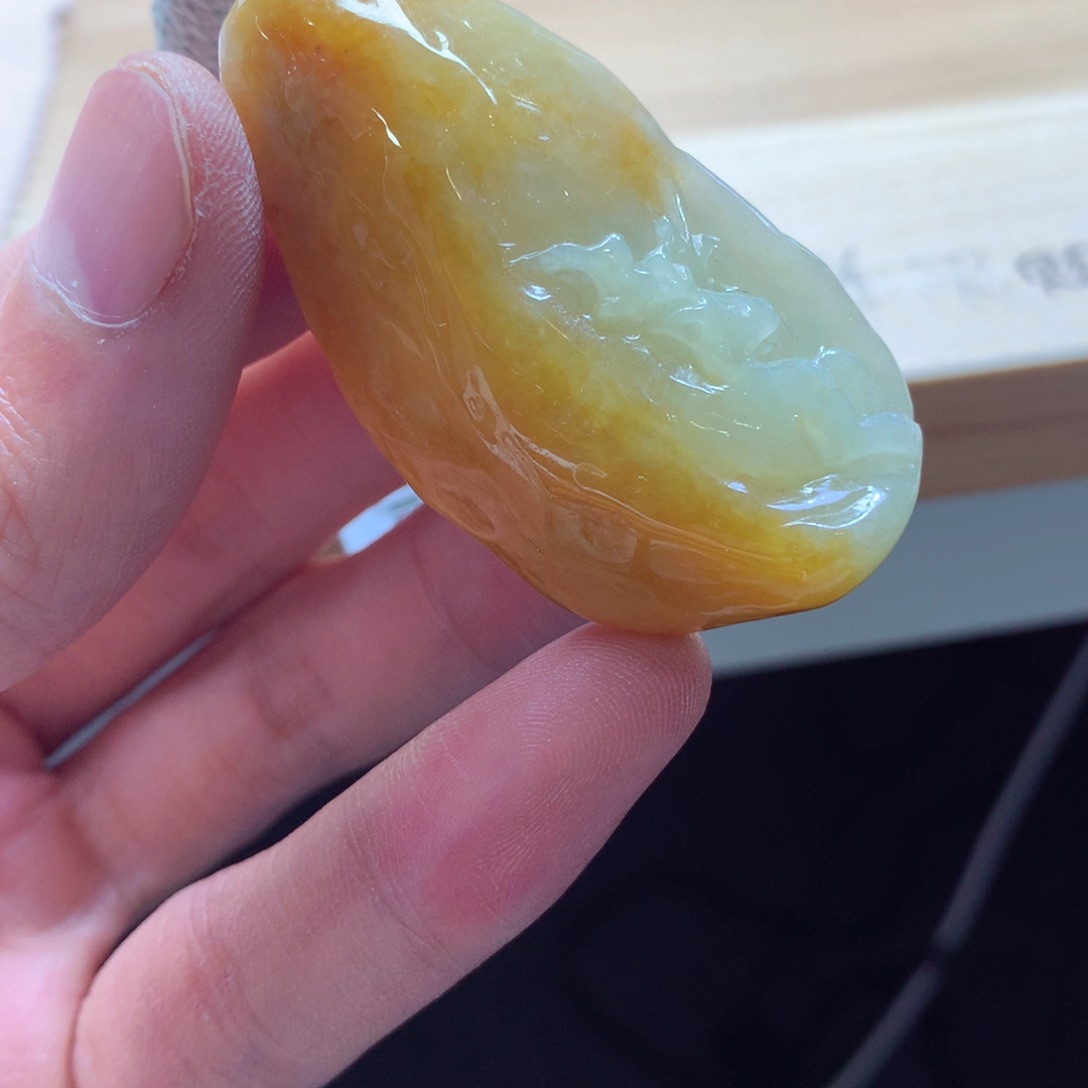 翡翠颈饰未镶嵌吊坠