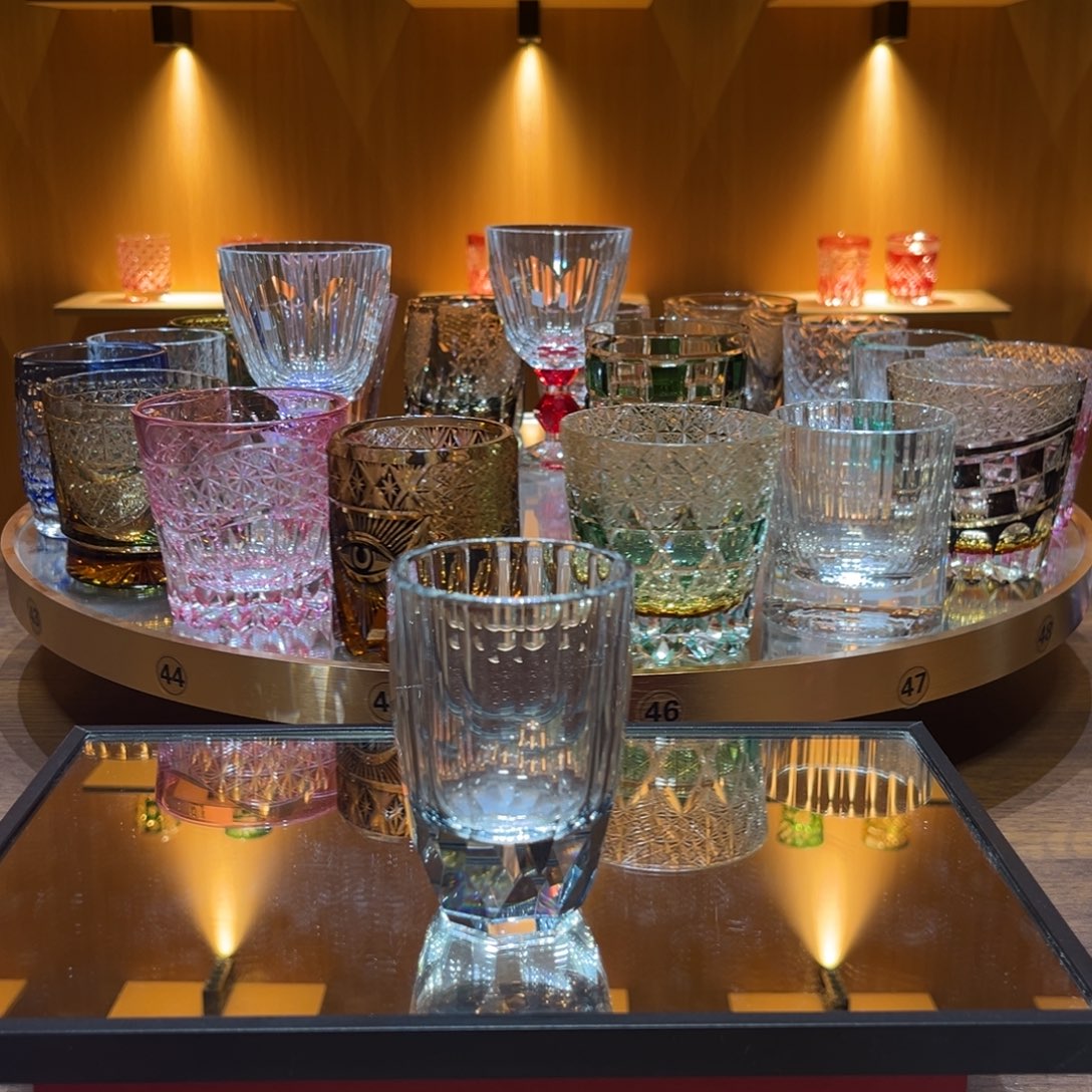 V***n蓝色100ml白酒杯2个