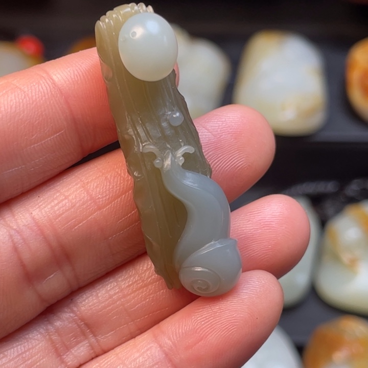 和田玉吊坠(赠链)未镶嵌