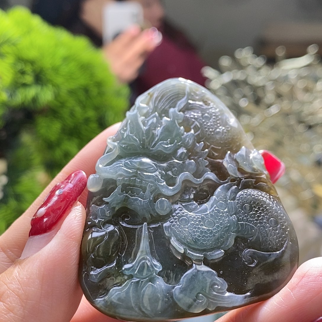 【闪购商品】翡翠颈饰未镶嵌龙牌