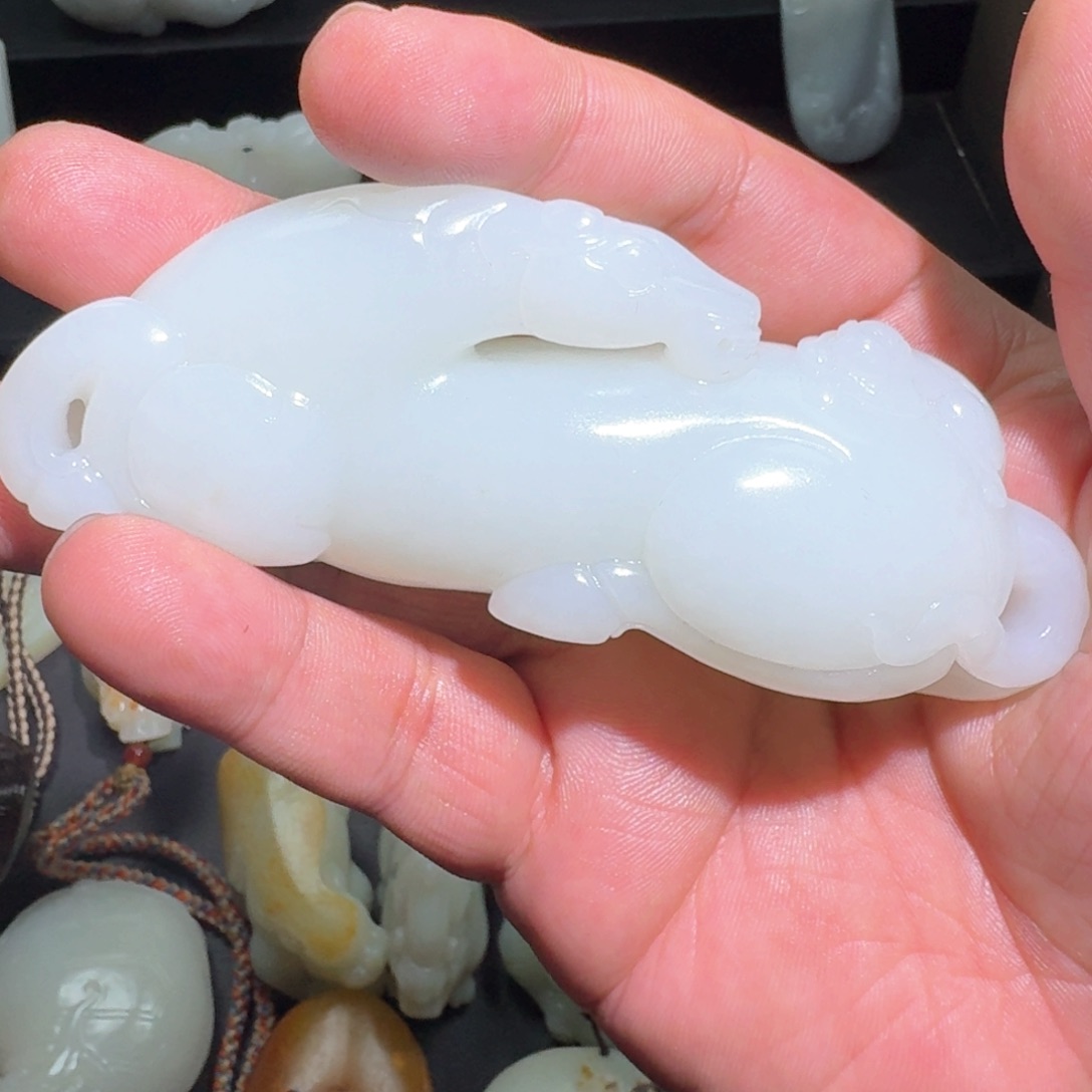 和田玉颈饰未镶嵌砥**行