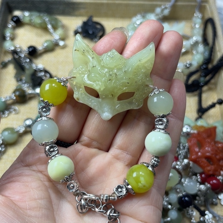 尚***洛蛇纹石玉合金颈饰