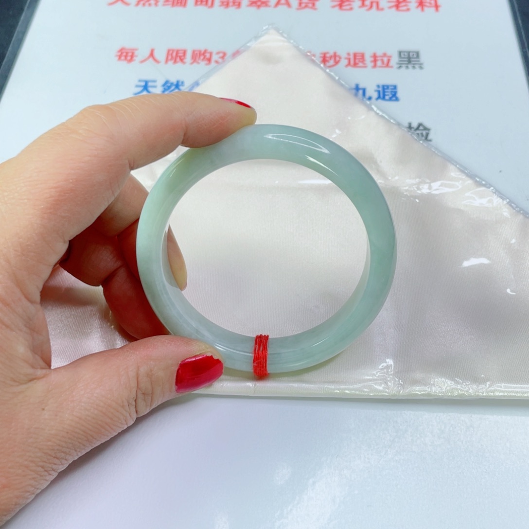 翡翠手镯未镶嵌华*